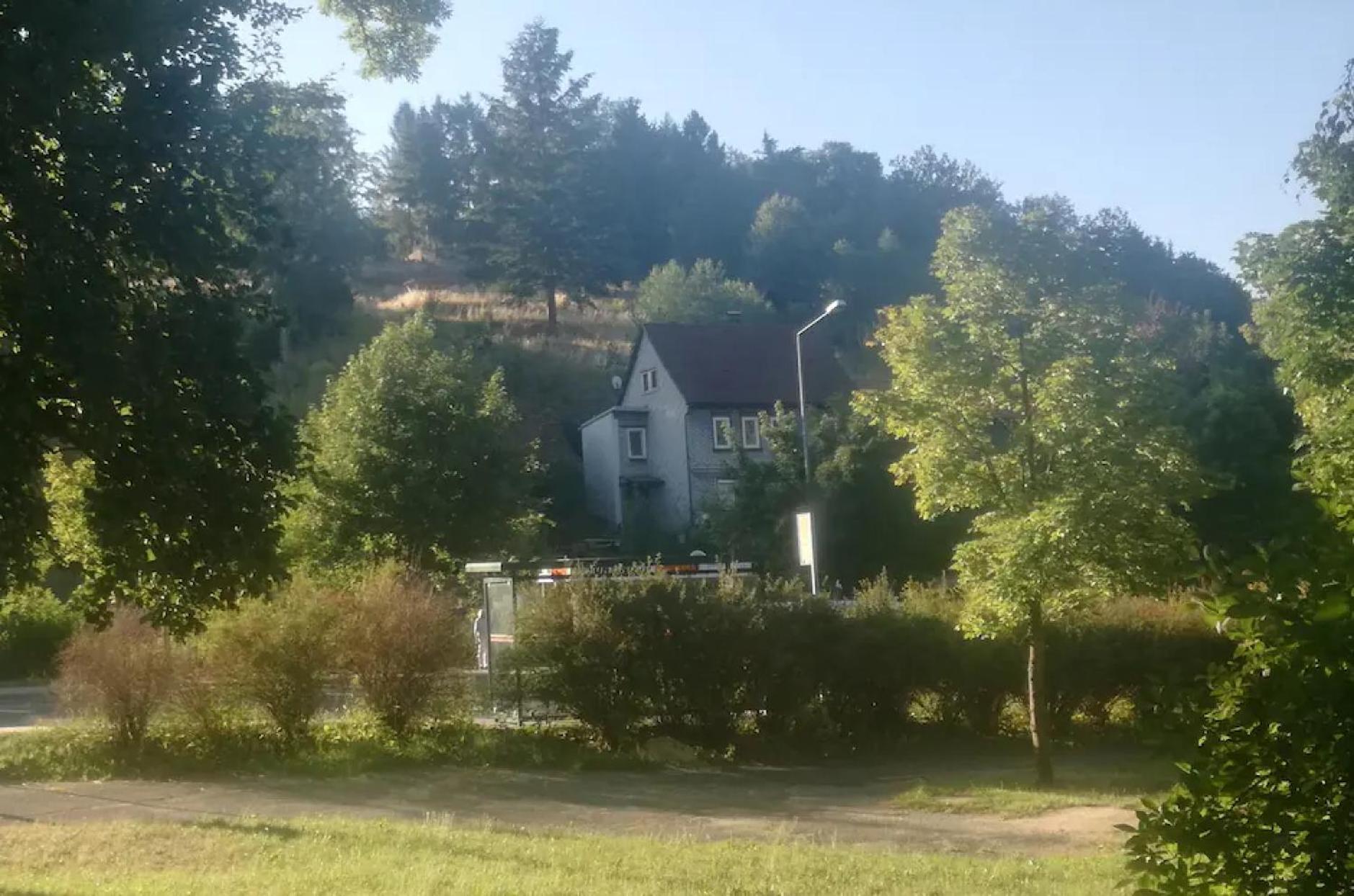 Suhl - Ihre Erholsame Arbeiterwohnung In Zentrumnaehe エクステリア 写真